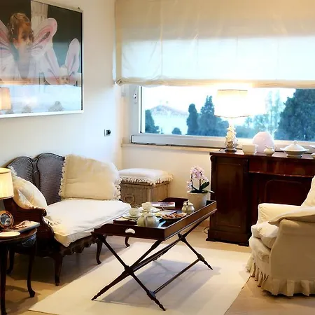 Bed and Breakfast Maison Blanche 2*
