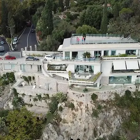 Bed and Breakfast Maison Blanche 2*