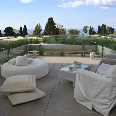 Bed and Breakfast Maison Blanche 2*